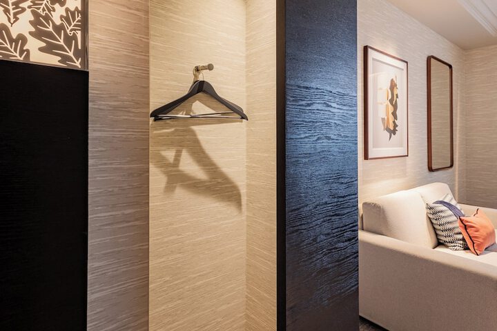 Room 215 of 457
