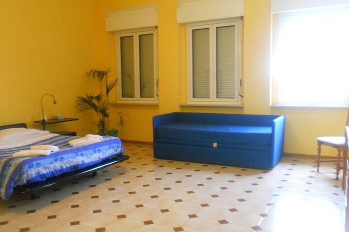 Room 9 of 20