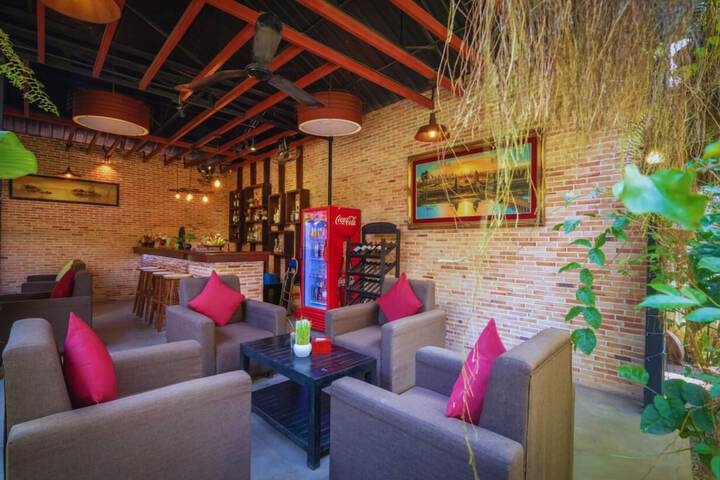 Lounge 257 of 298