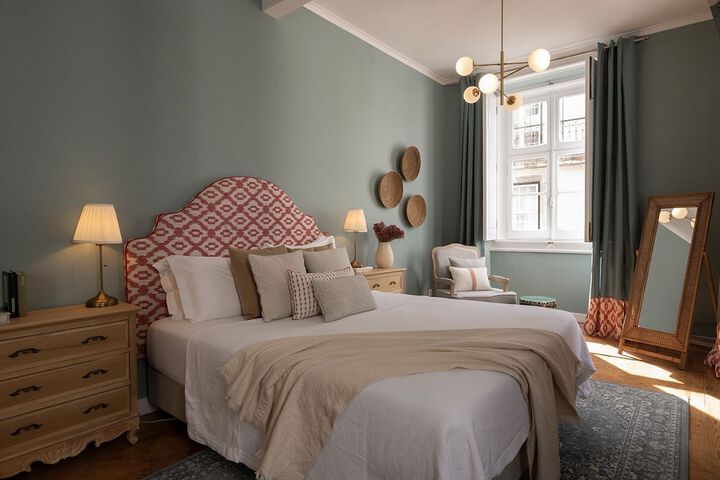 Room 3 of 60