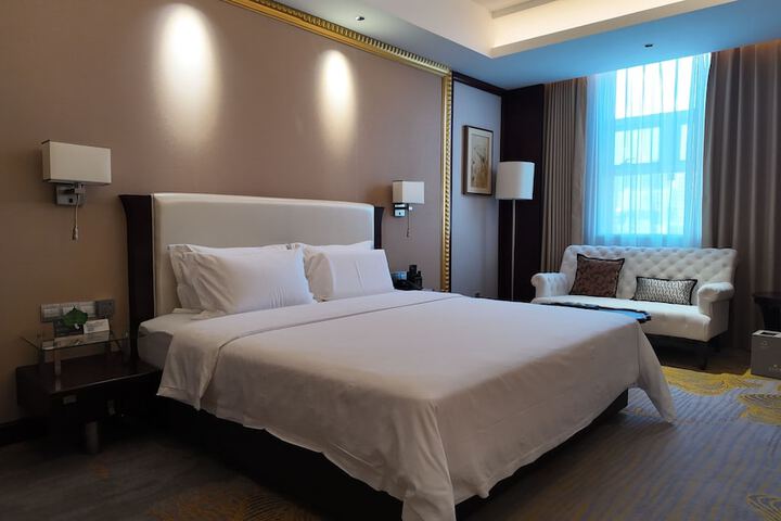 Room 21 of 37