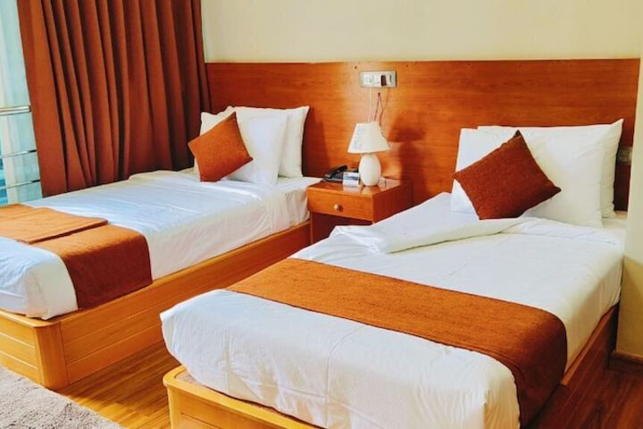 Room 3 of 8