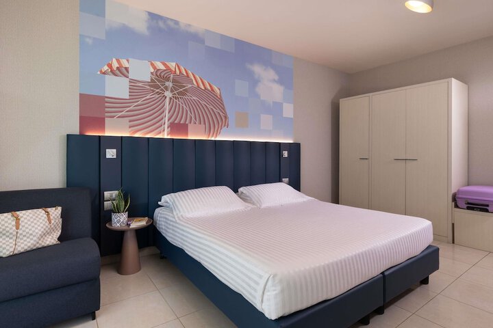Room 30 of 113
