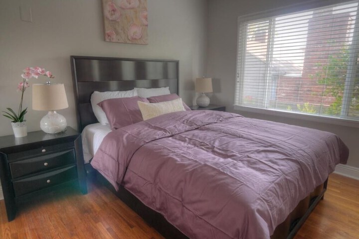 Room 4 of 12