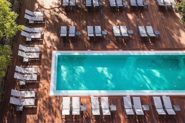 Hotel Pool