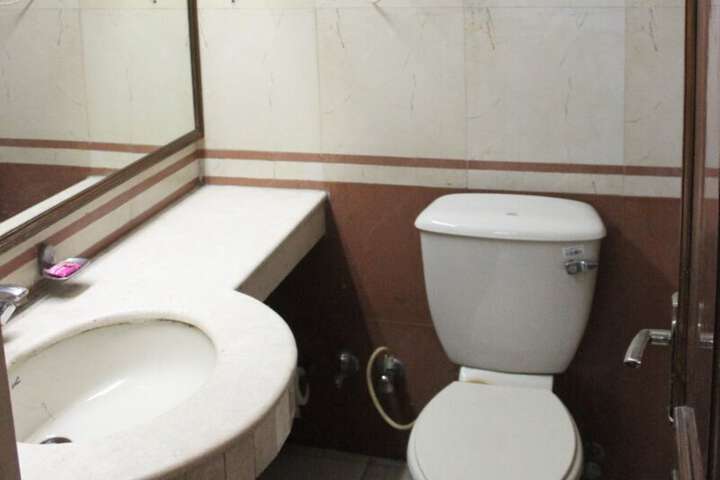 Room 12 of 17