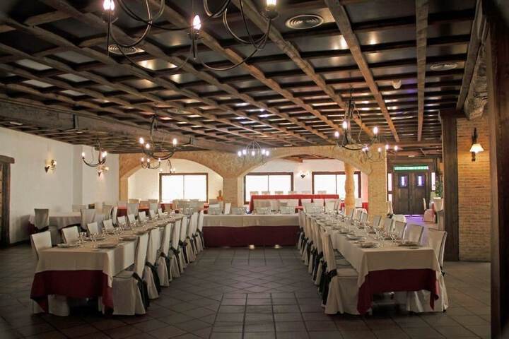 Dining 8 of 12