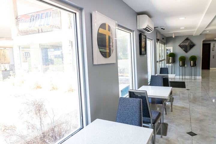 Breakfast area