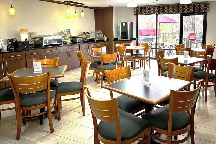 Breakfast area
