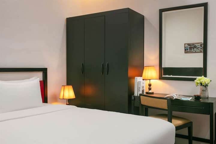 Room 17 of 47