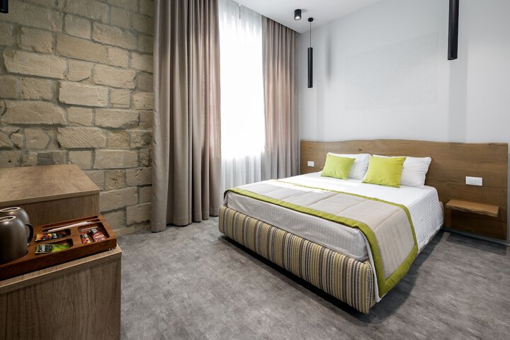Room 5 of 27