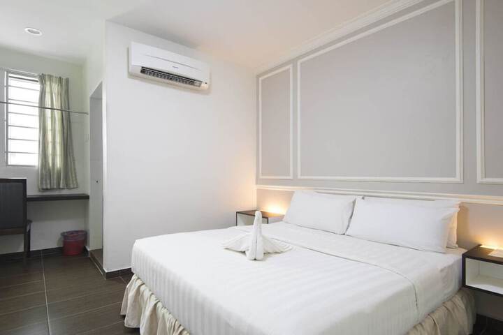 Room 17 of 31