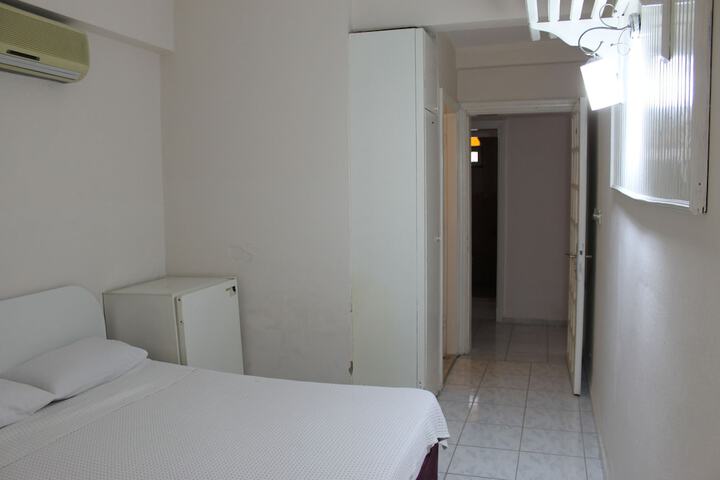 Room 11 of 28