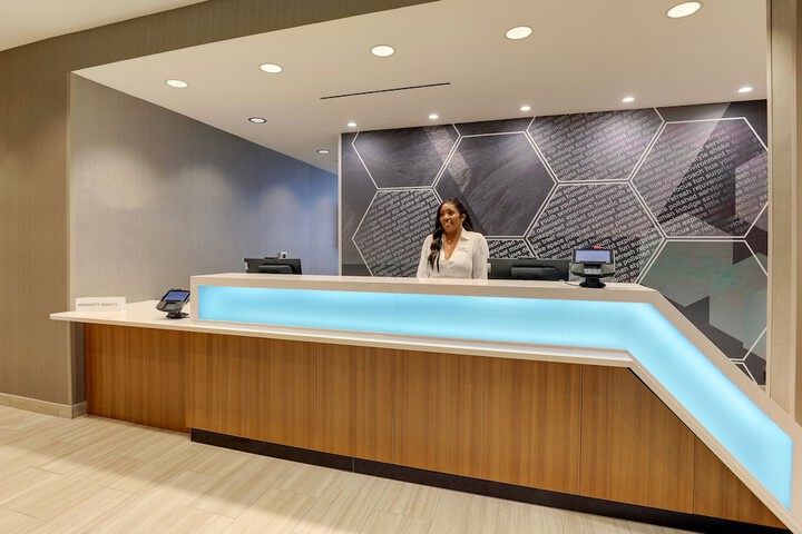 Entrance & Lobby