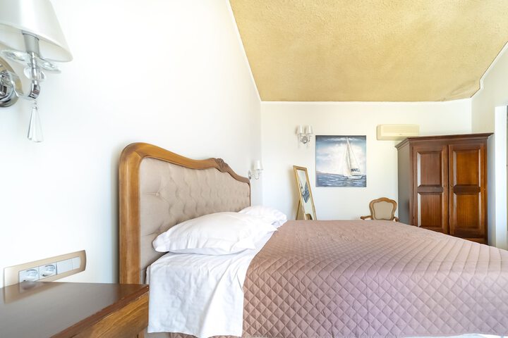 Room 70 of 126