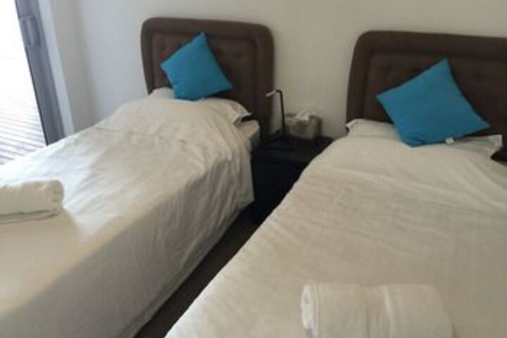 Room 13 of 28