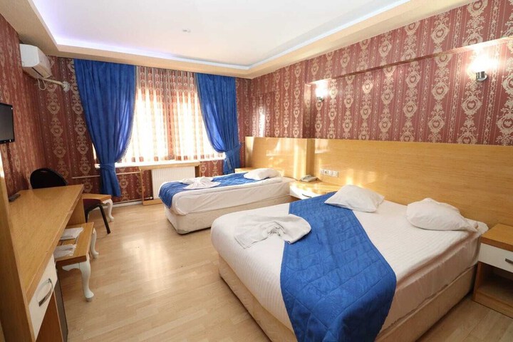 Room 42 of 85