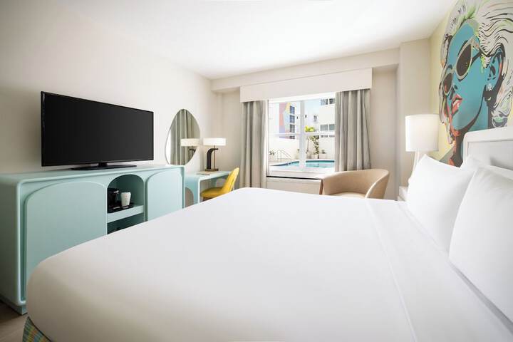 1 King Bed (9 of 9)