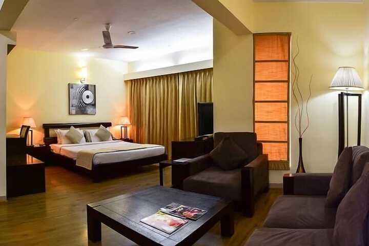 Room 6 of 39