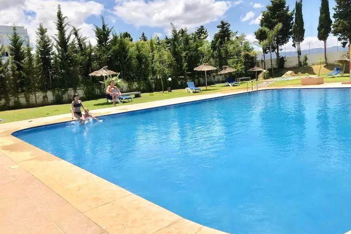 Pool 13 of 23
