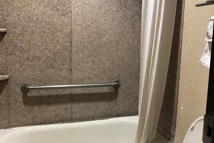 Room 32 of 58