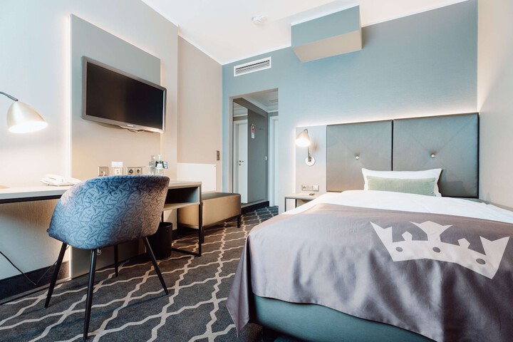 Room 40 of 102