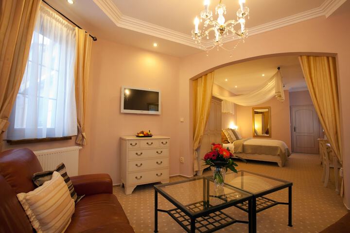 Room 18 of 39