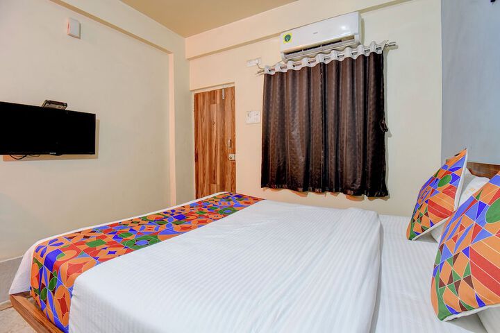 Room 9 of 27