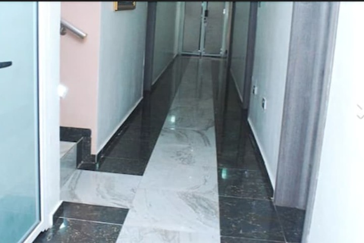 Ballroom/Hall 18 of 19