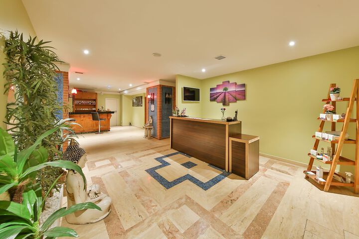 Hotel Interior 68 of 133