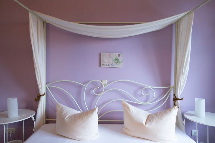 Room 8 of 23