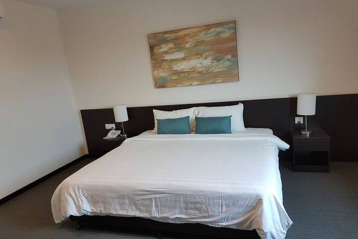Room 18 of 34