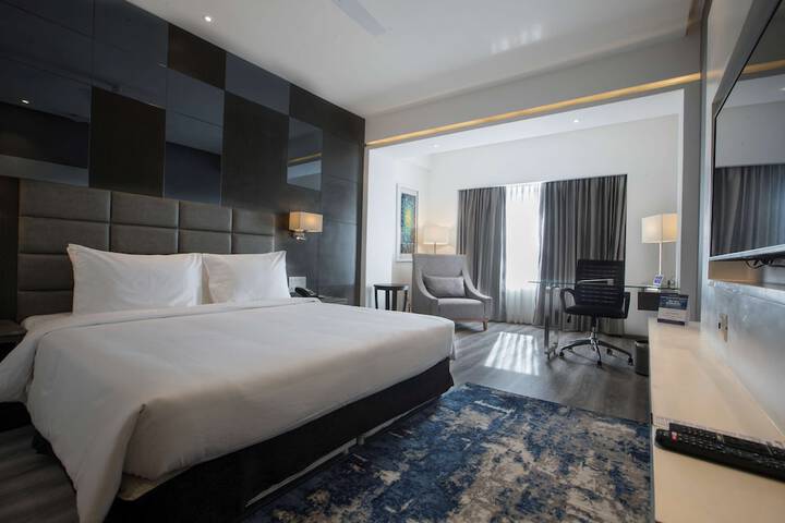 Room 8 of 74