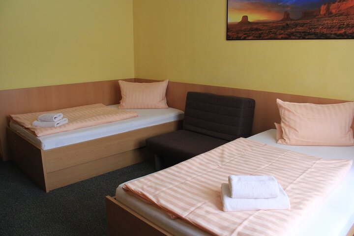 Room 17 of 42