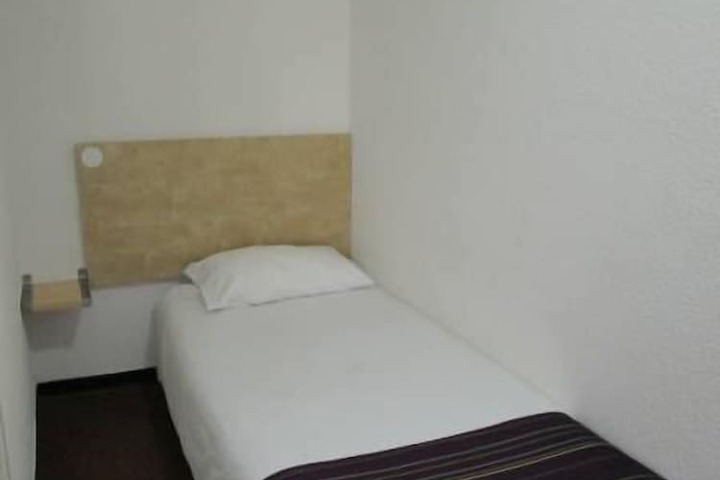 Room 26 of 49