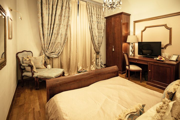 Room 46 of 142