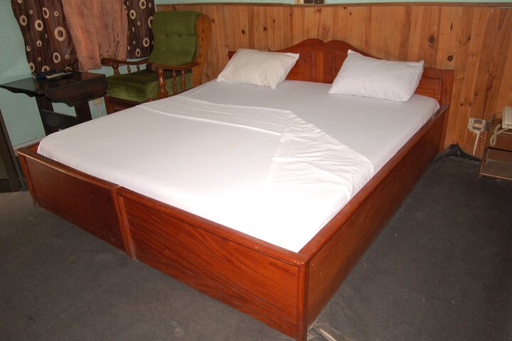 Room 6 of 38