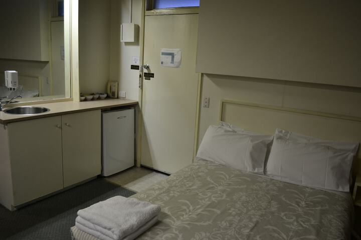 Room 15 of 44