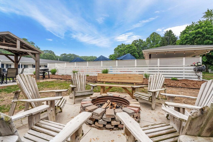 Hotel Exterior 91 of 109