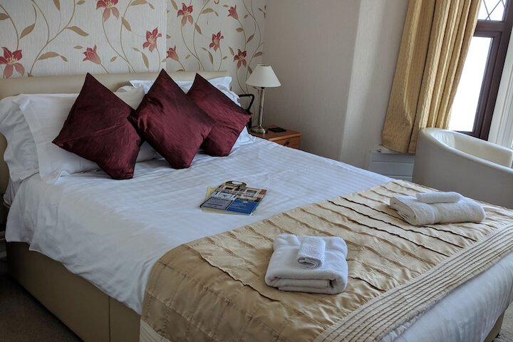 Room 17 of 40