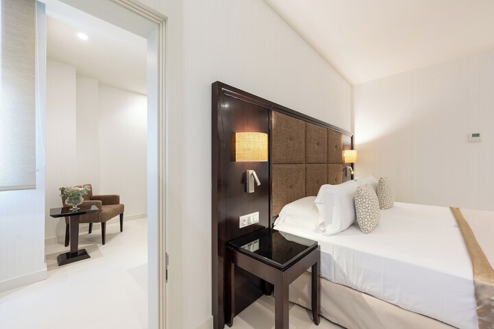 Room 75 of 158