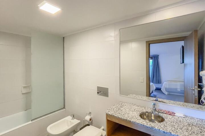 Room 32 of 86