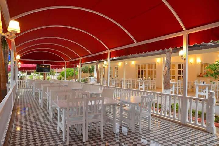 Dining Photos