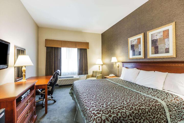 1 King Bed (9 of 17)