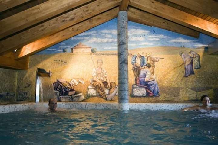 Hotel with Pool