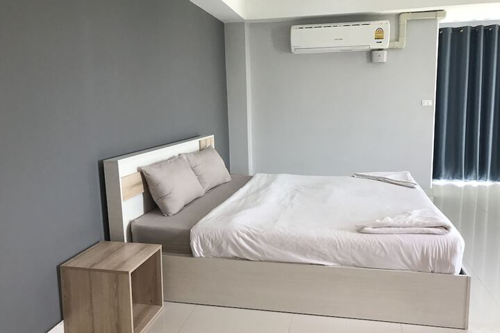 Room 9 of 68