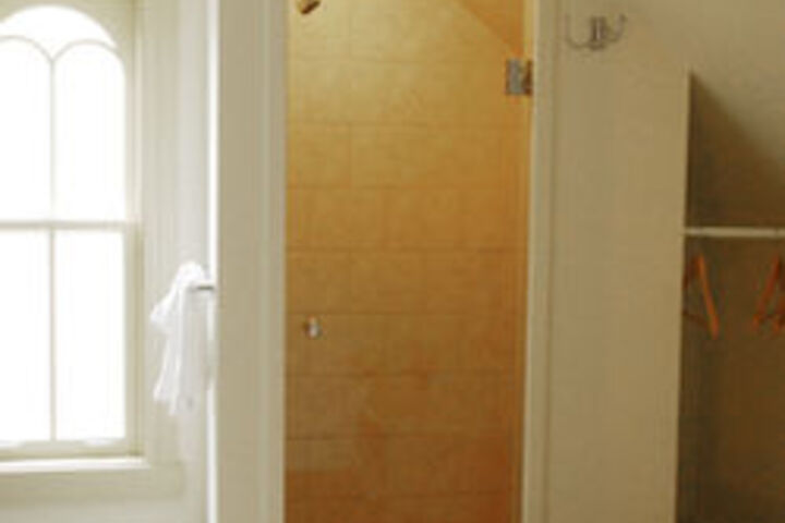 Room 2 of 17