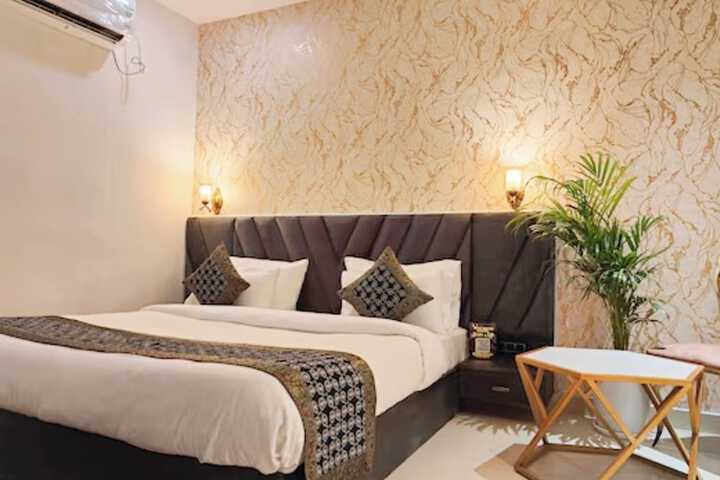 Room 5 of 25