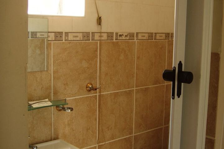 Room 14 of 32