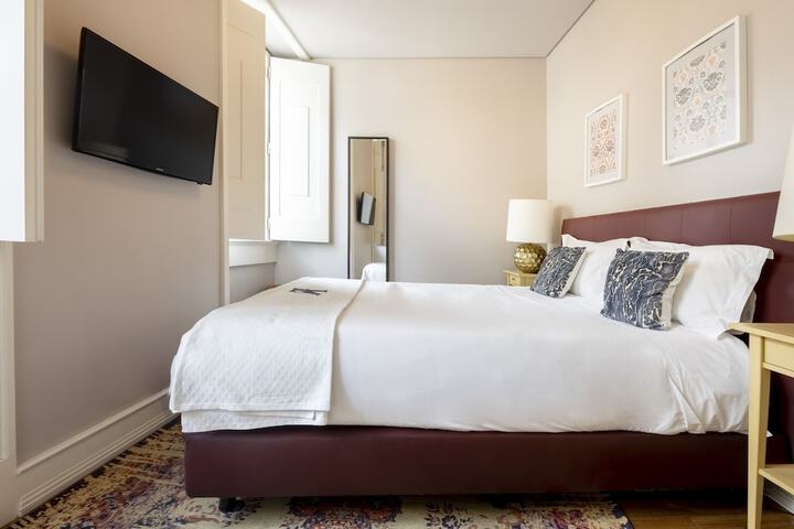 Room 2 of 50